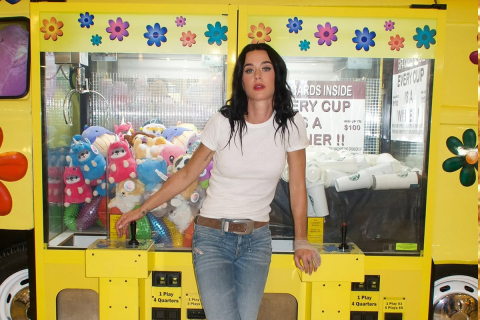 Katy Perry quase não lançou “bandaids”: “Assustador ficar vulnerável”